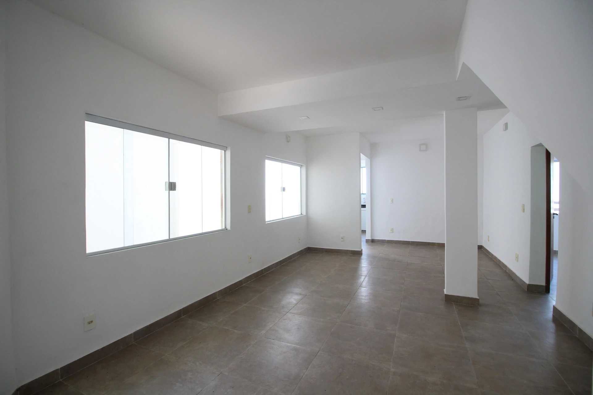 House with 4 bedrooms, 2 bathrooms and private garden — photo 15