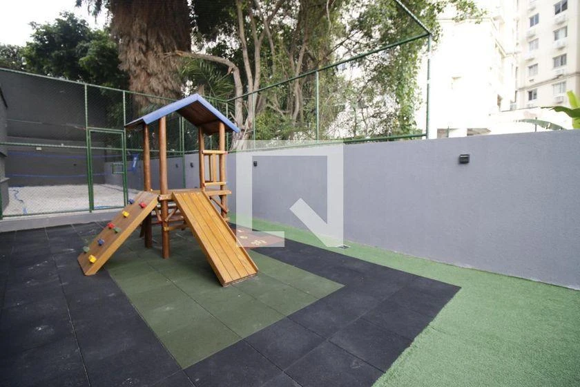 2-bedroom apartment in a building with a pool — photo 45