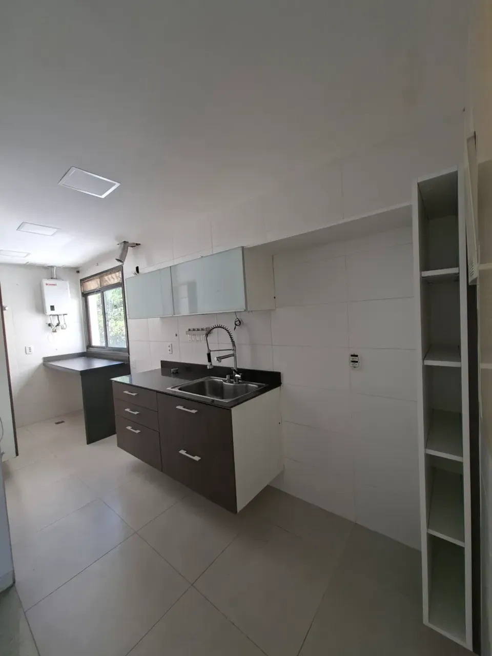 Apartment with 4 bedrooms and 4 bathrooms and 2 parking spots — photo 2