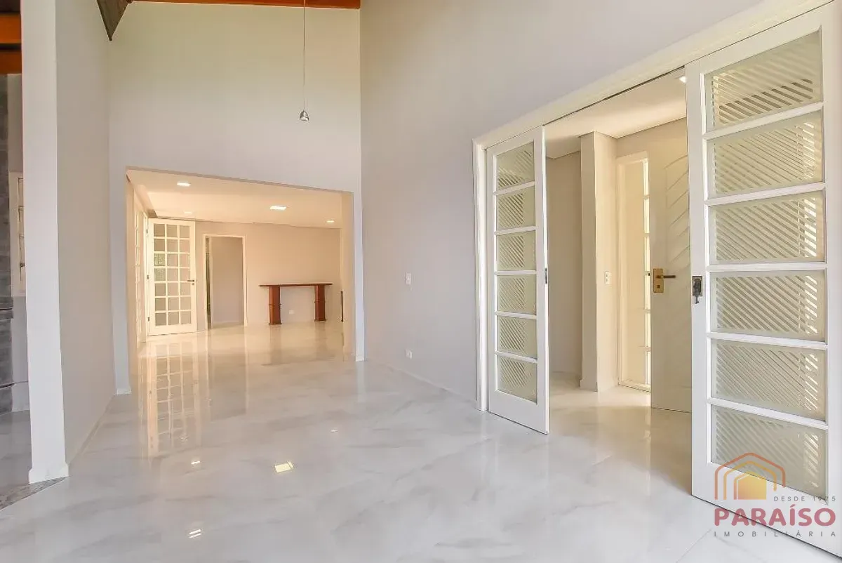 689 m² house with 5 bedrooms and 7 bathrooms — photo 8