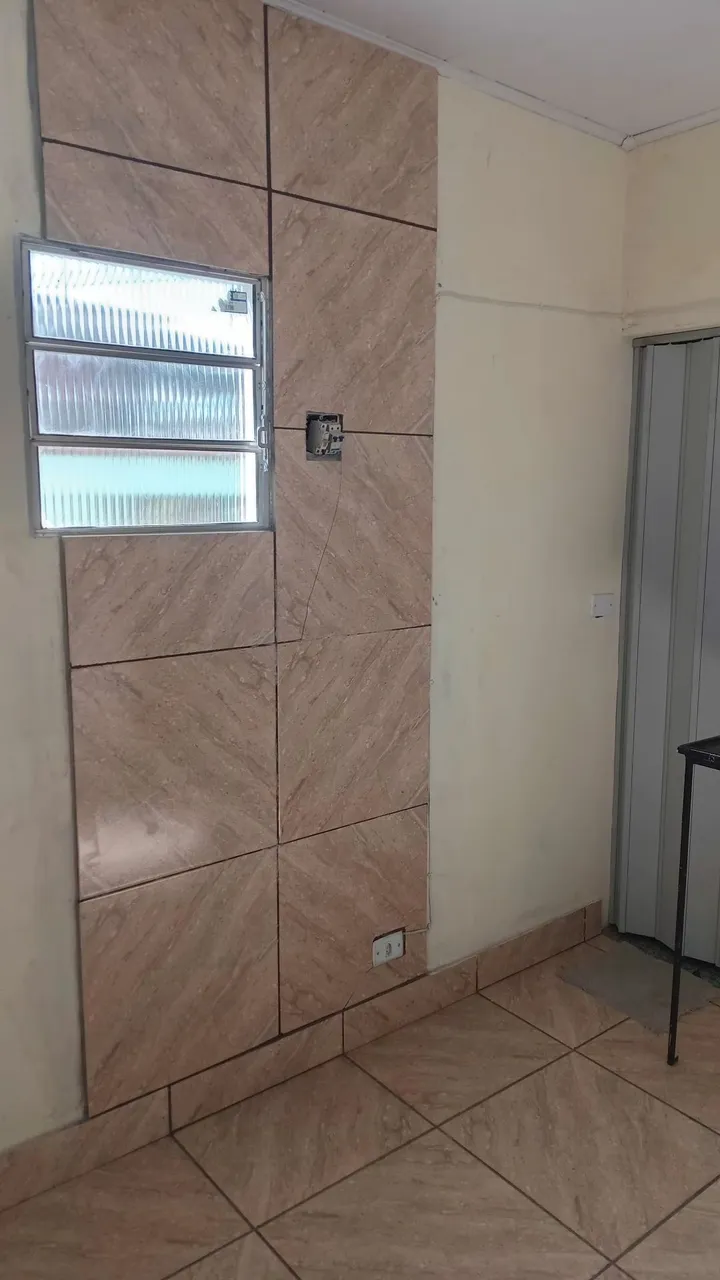 Unfurnished house with 1 bedroom and a closed kitchen — photo 2