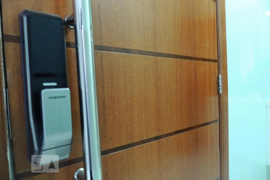 Apartamento de 4 quartos com janelas do piso ao teto — photo 30