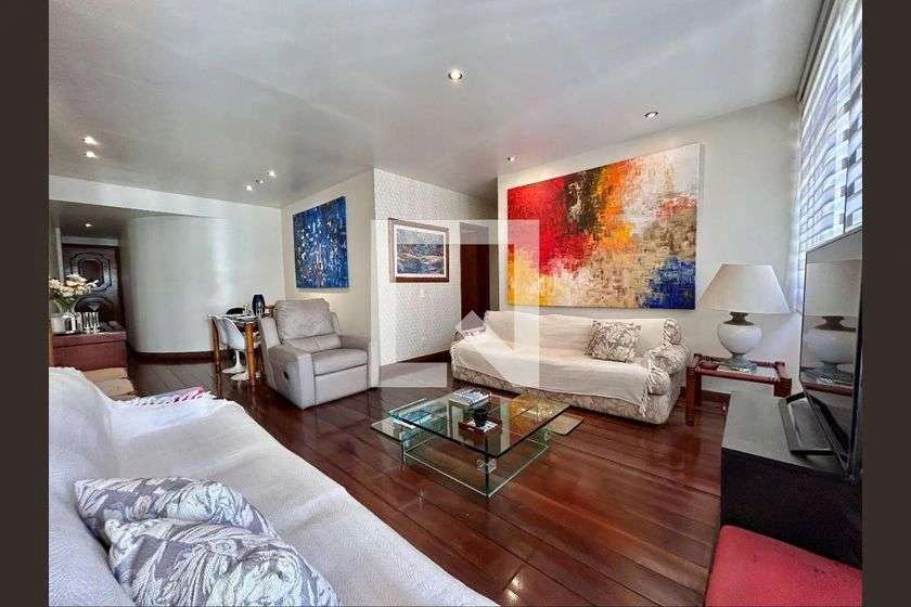 Furnished 100 m² apartment with 2 bedrooms and parking