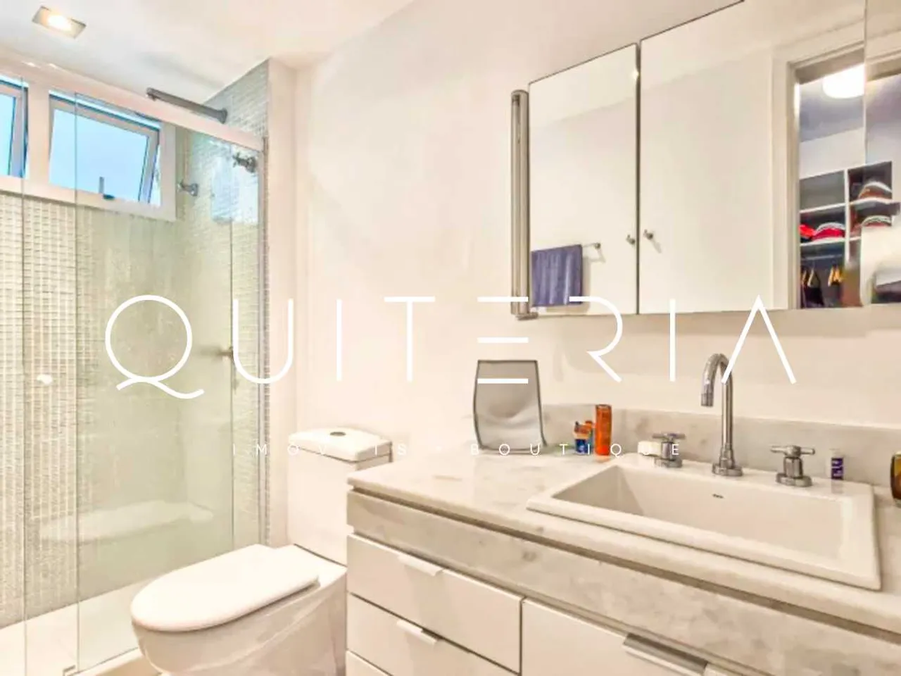 Rental apartment with 4 bedrooms and 5 bathrooms — photo 16
