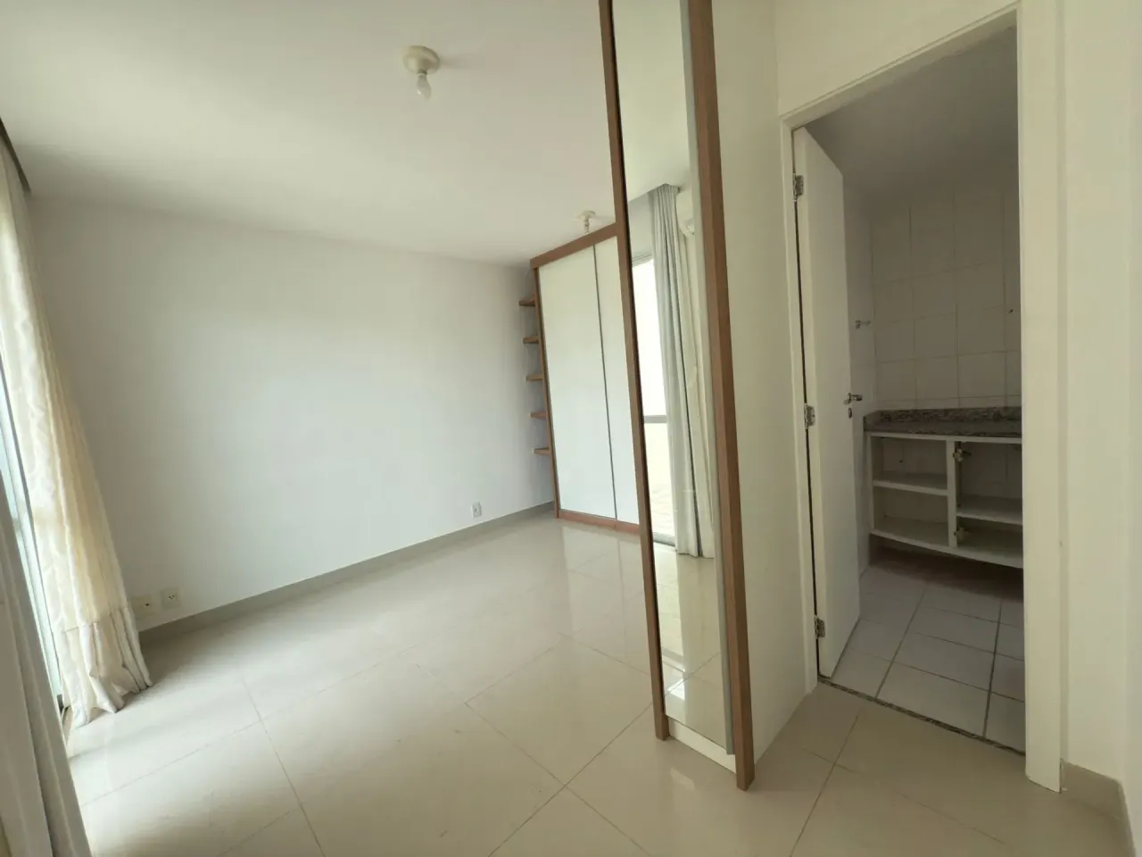 3-bedroom apartment in a building with a gym — photo 8
