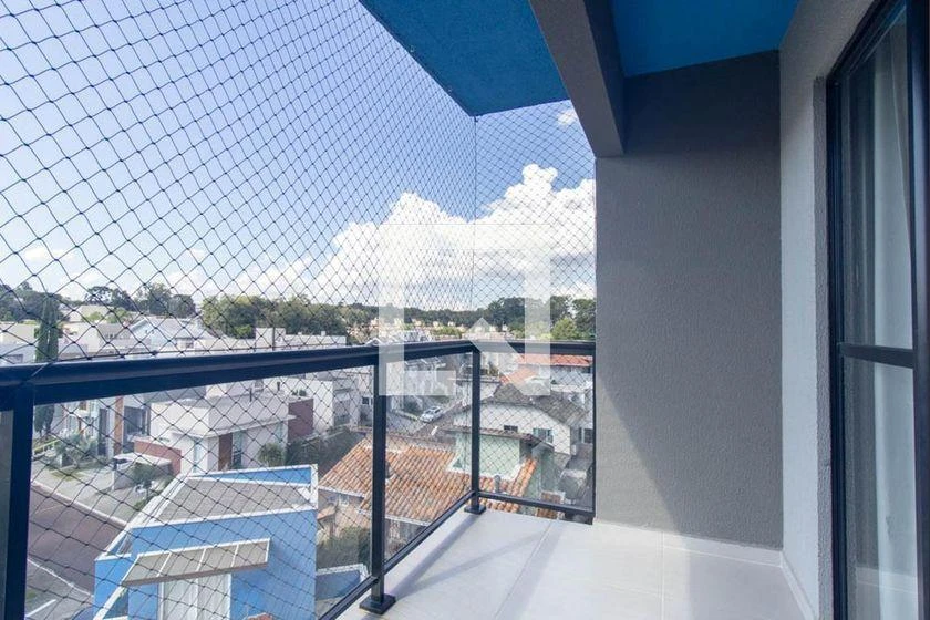 Balcony with a grill in a 2-bedroom apartment, 54 m² — photo 5