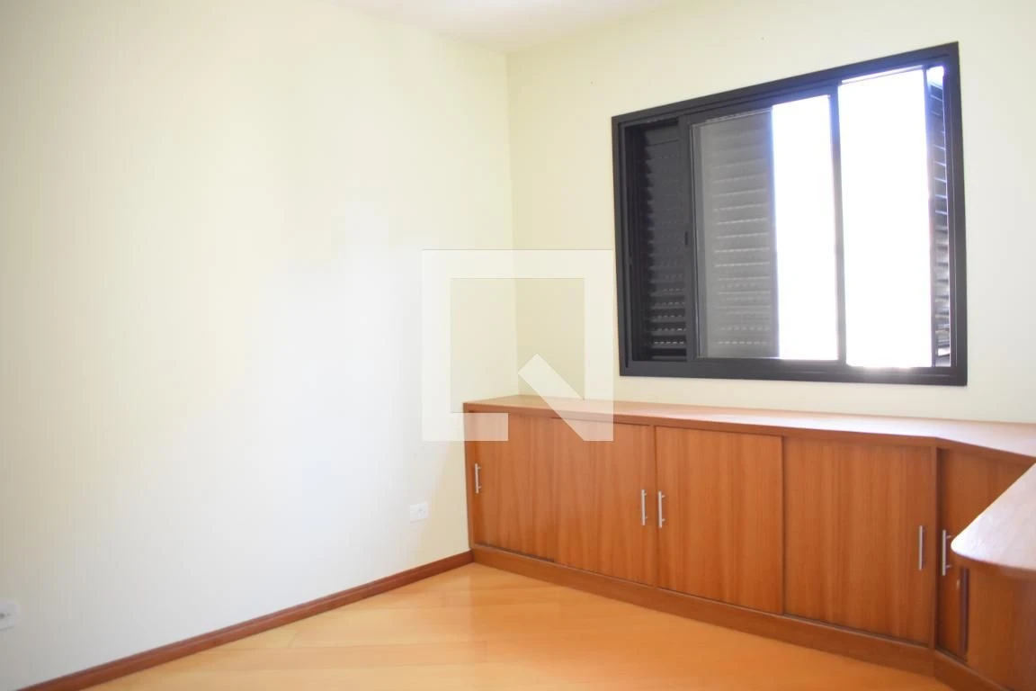 3-bedroom apartment with a washing machine in Curitiba — photo 34