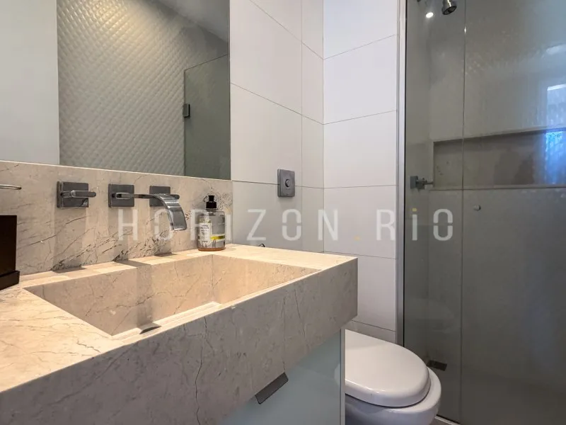 3-bedroom apartment with a mountain view — photo 4