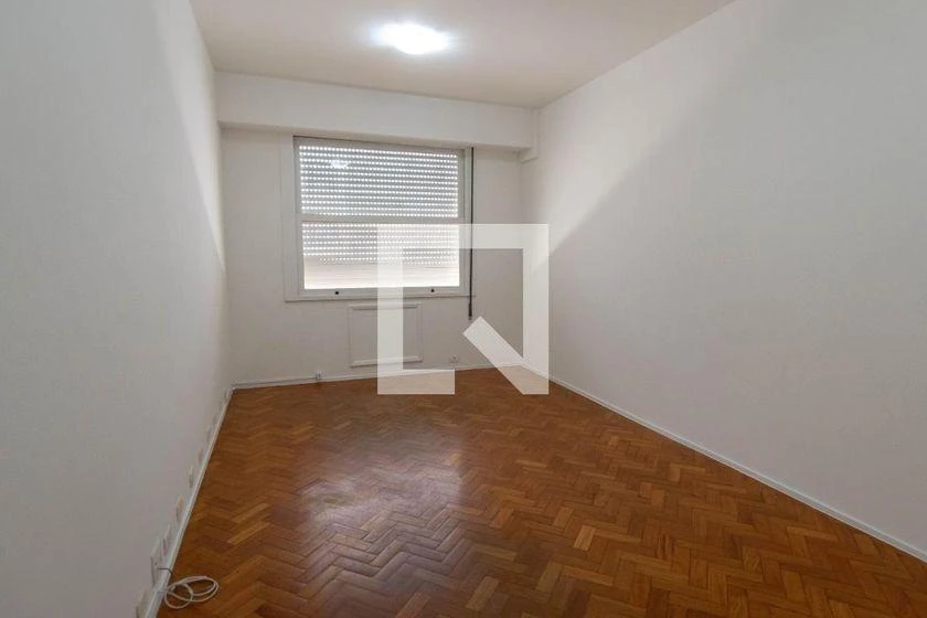 Rental apartment with 4 bedrooms and 4 bathrooms — photo 32