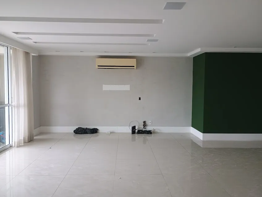 Apartamento de 3 quartos com janelas do piso ao teto — photo 19
