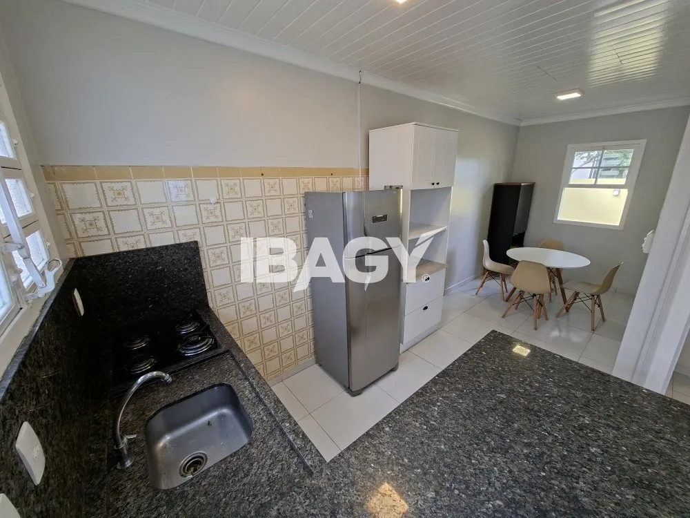 House with 3 bedrooms and open-plan gas kitchen — photo 4