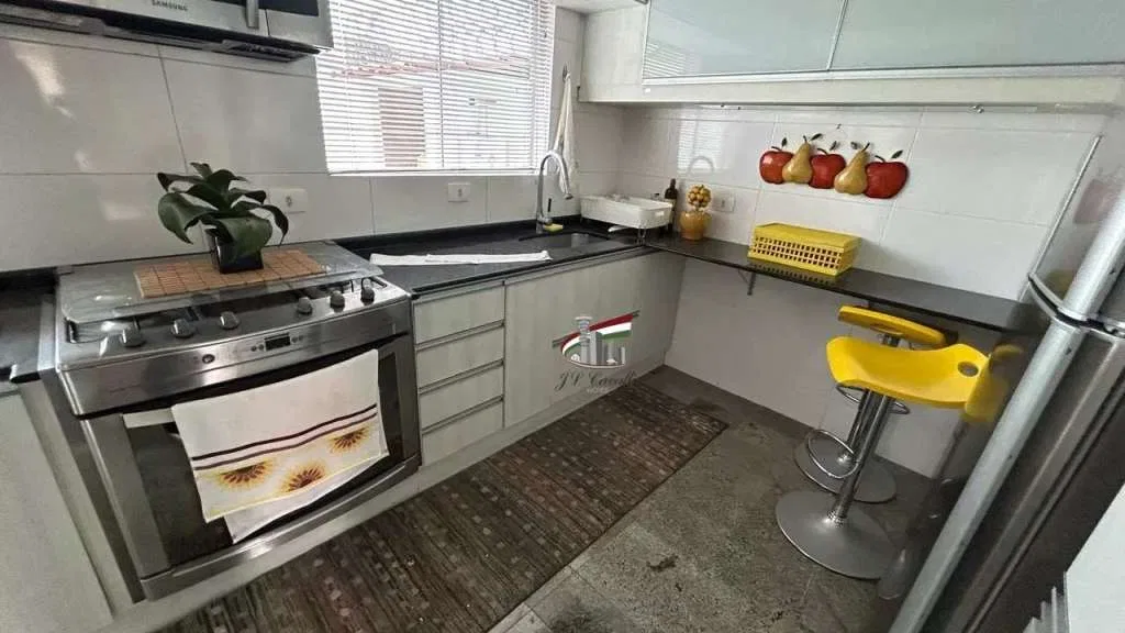 House with 4 bedrooms and a fully set-up laundry — photo 9
