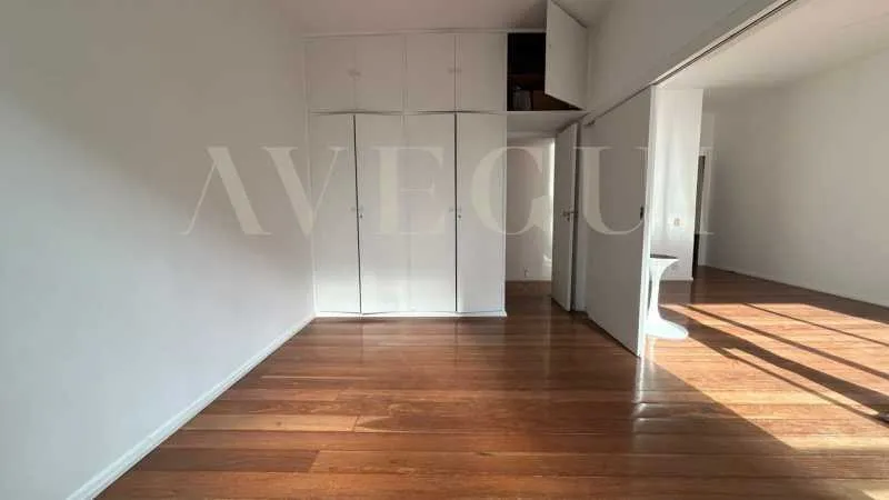 113 m² apartment with a walk-in closet and a home office — photo 15
