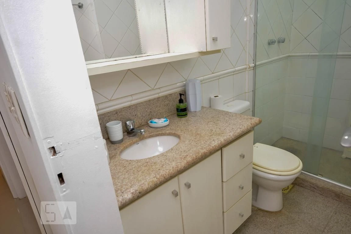 2-bedroom apartment with a bathtub in Rio de Janeiro — photo 35