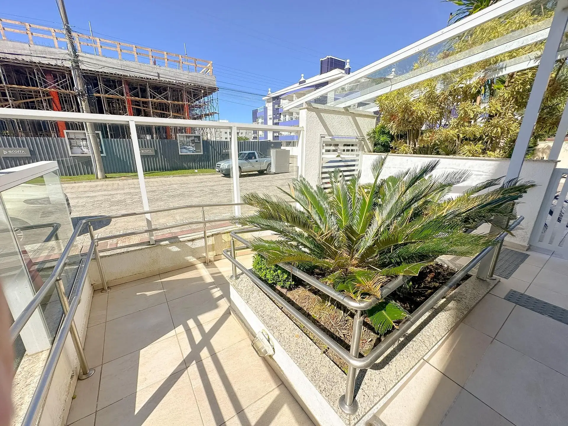 Furnished apartment, 92 m², with a grill on the balcony — photo 39