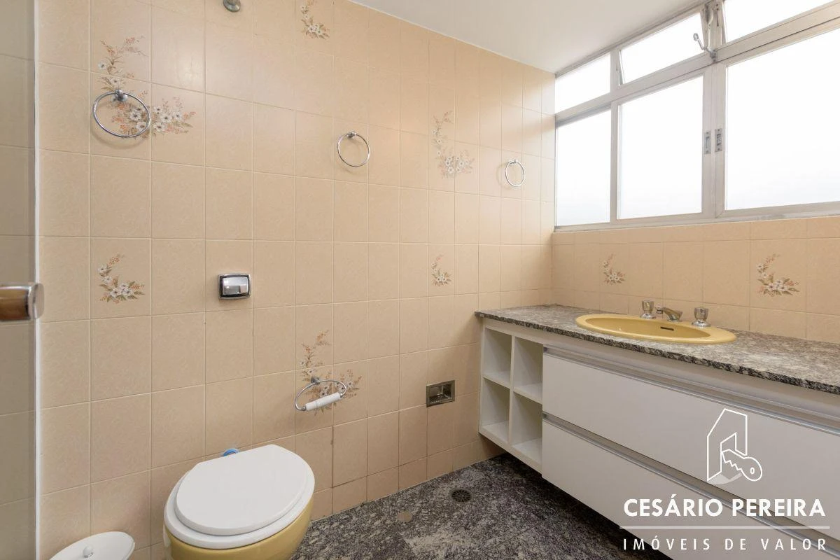 Furnished apartment, 215 m², with a bathtub — photo 22
