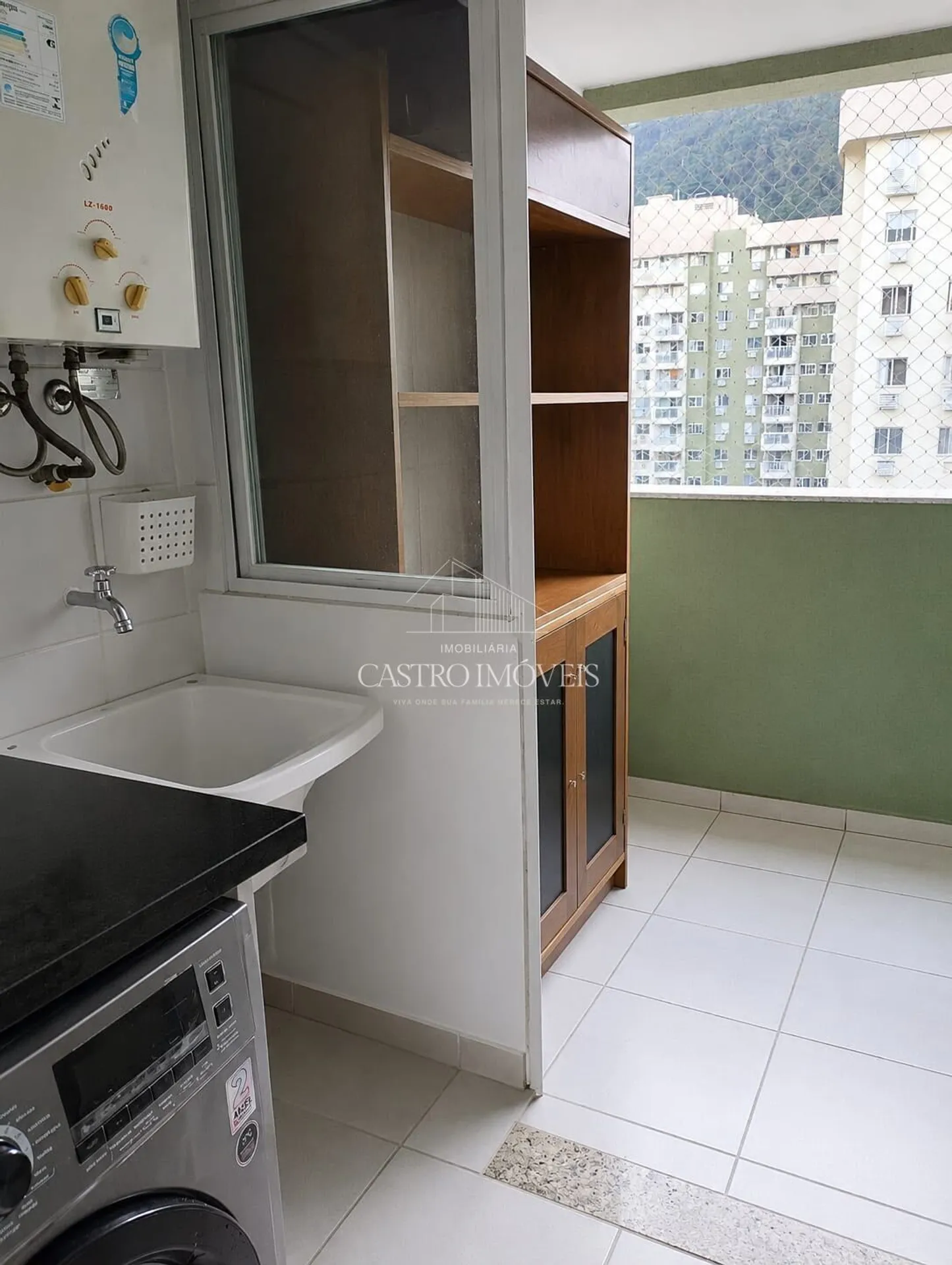 70 m² apartment with a mountain view and a home office — photo 9