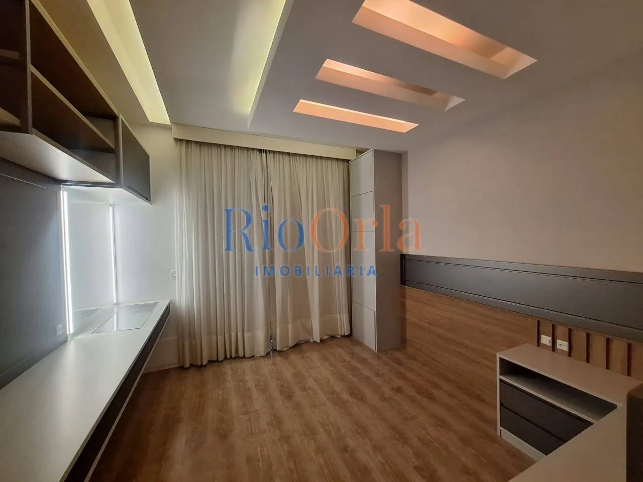 Furnished apartment with 4 bedrooms and 5 bathrooms — photo 41