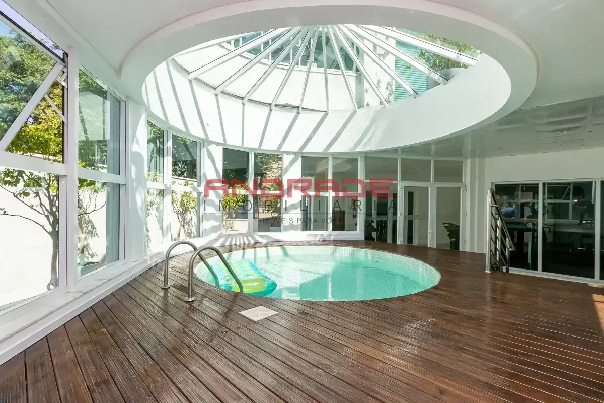 Apartment with 3 bedrooms and glass balcony — photo 54