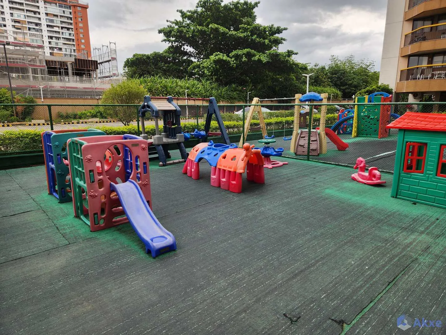 Apartamento de 2 quartos em condomínio com piscina aquecida — photo 19
