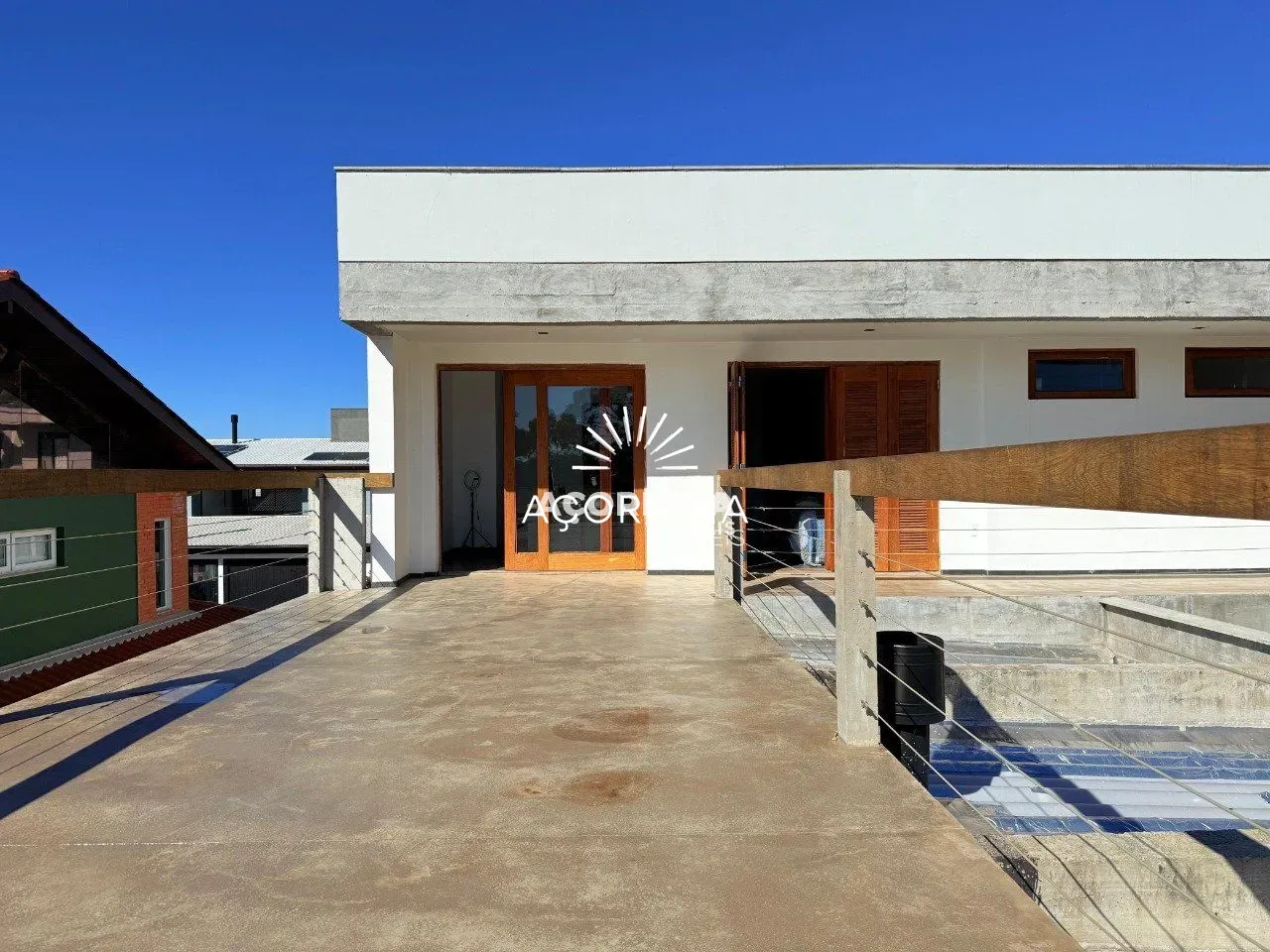 House with open-plan kitchen and 5 bedrooms over 558 m² — photo 27