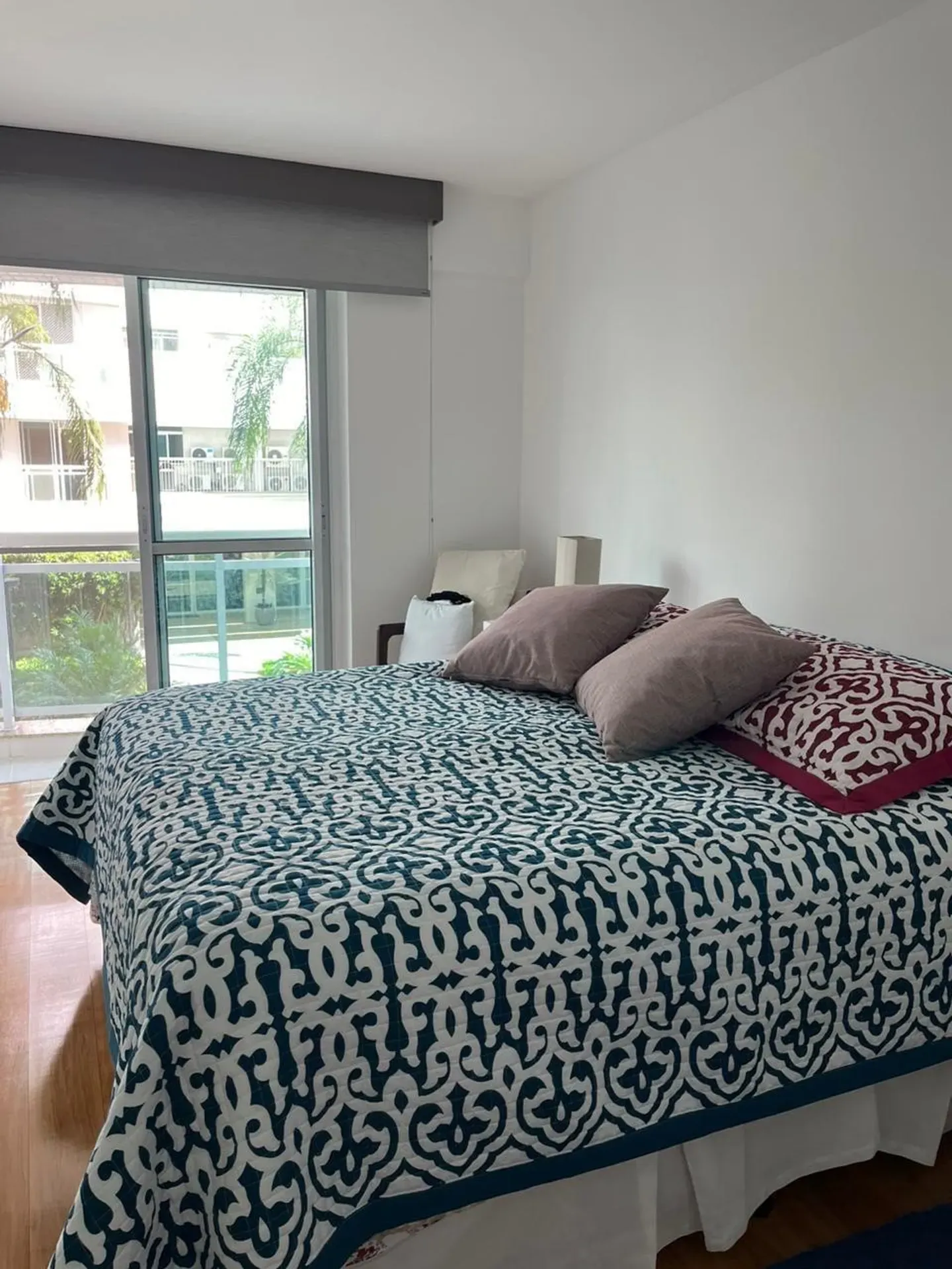 Furnished apartment with balcony, 4 bedrooms and 5 baths — photo 32