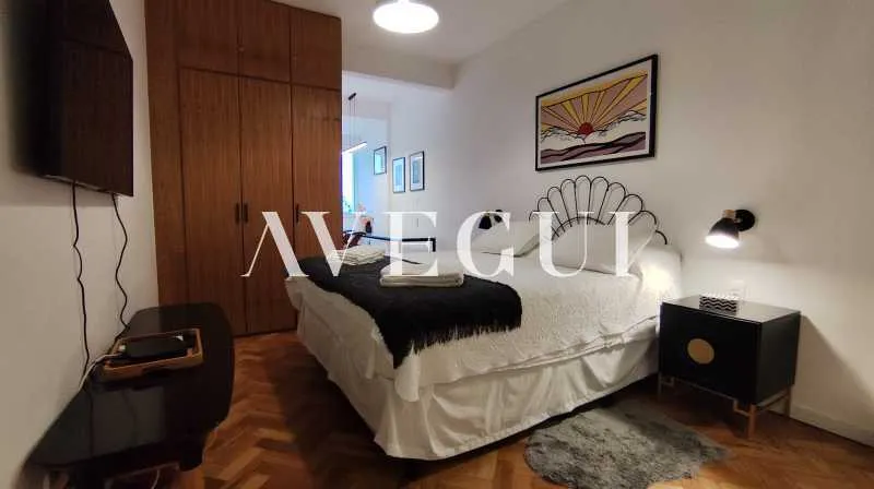 Apartamento mobiliado com 2 quartos e varanda de vidro — photo 4
