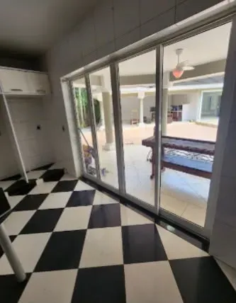 Casa com janelas do piso ao teto, Barra da Tijuca — photo 39