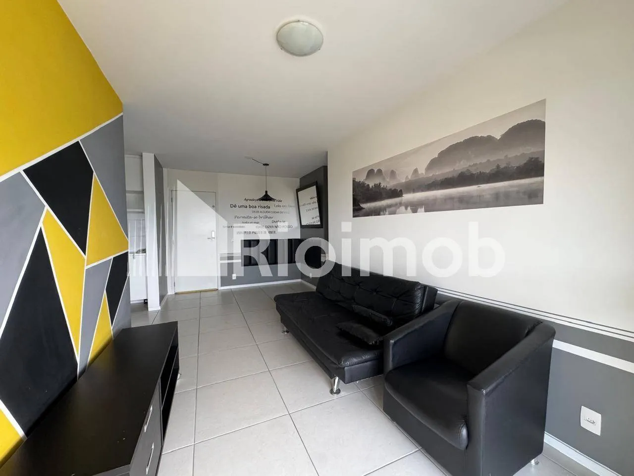 2-bedroom apartment with a mountain view — photo 18