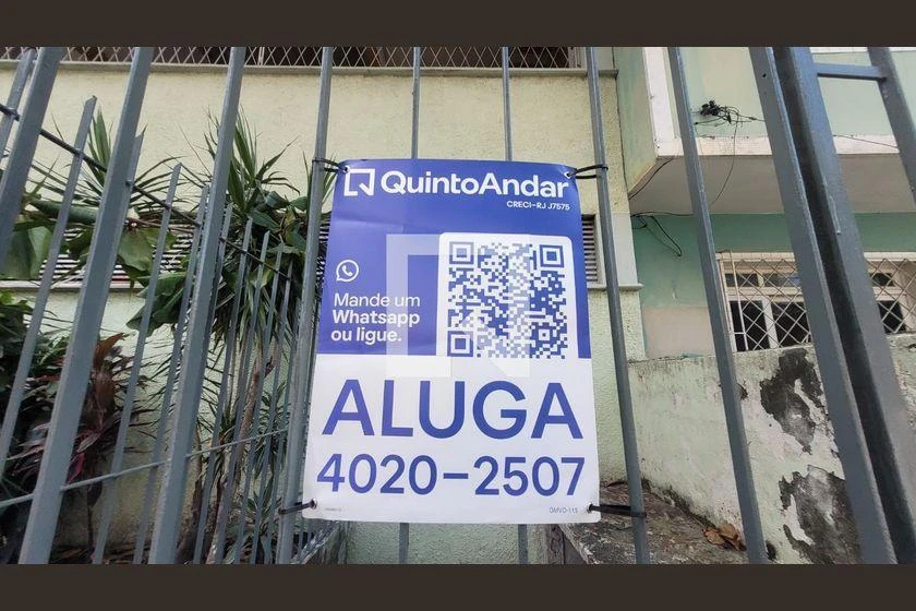 Apartamento com 2 quartos e box de vidro no banheiro — photo 39