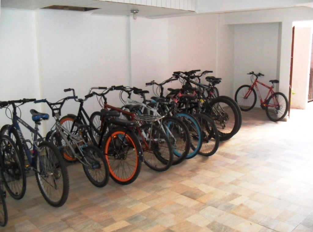 Apartamento com piso de madeira ou laminado, Centro — photo 13