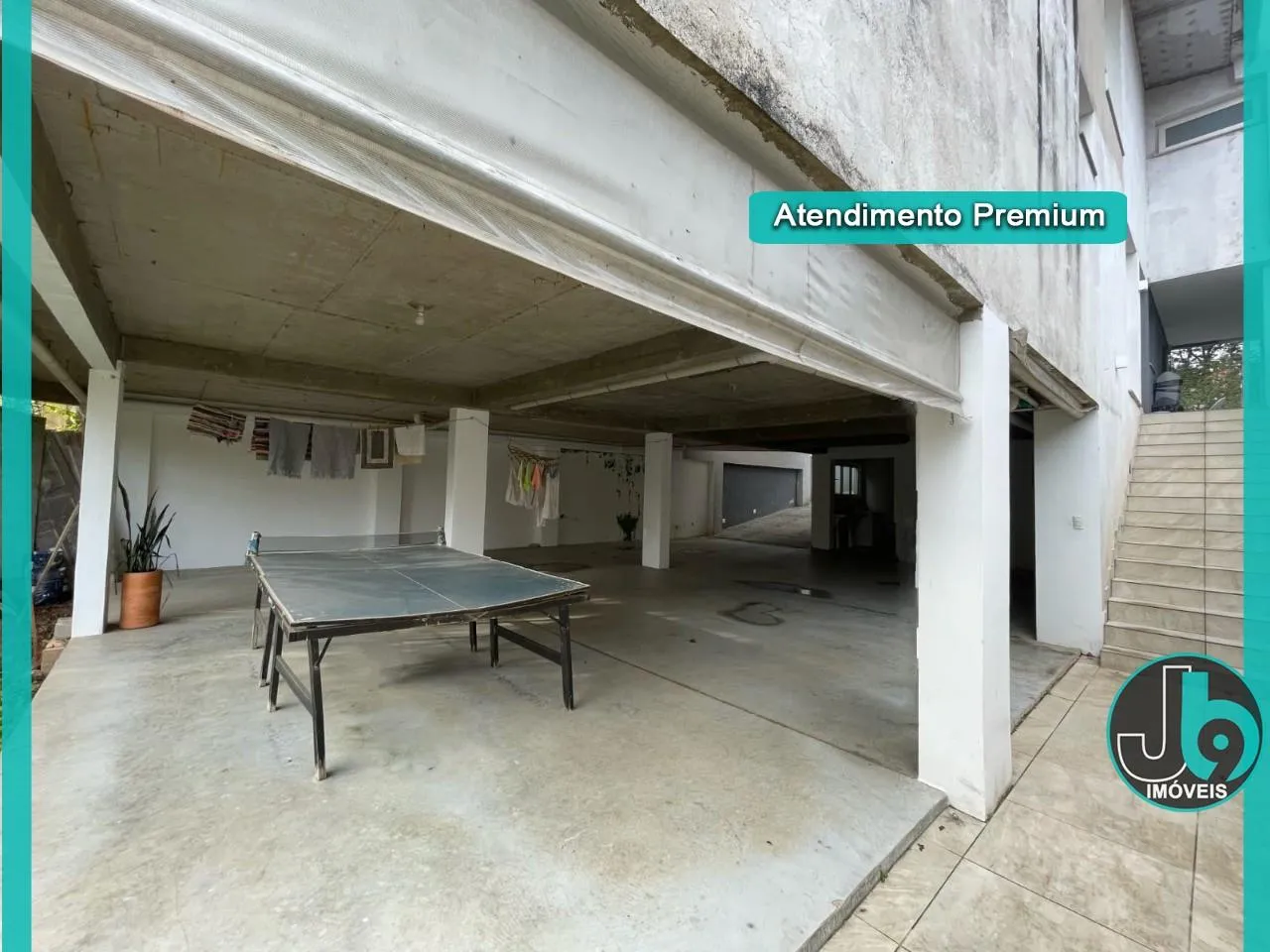 389 m² house with 4 bedrooms and an open-plan kitchen — photo 58