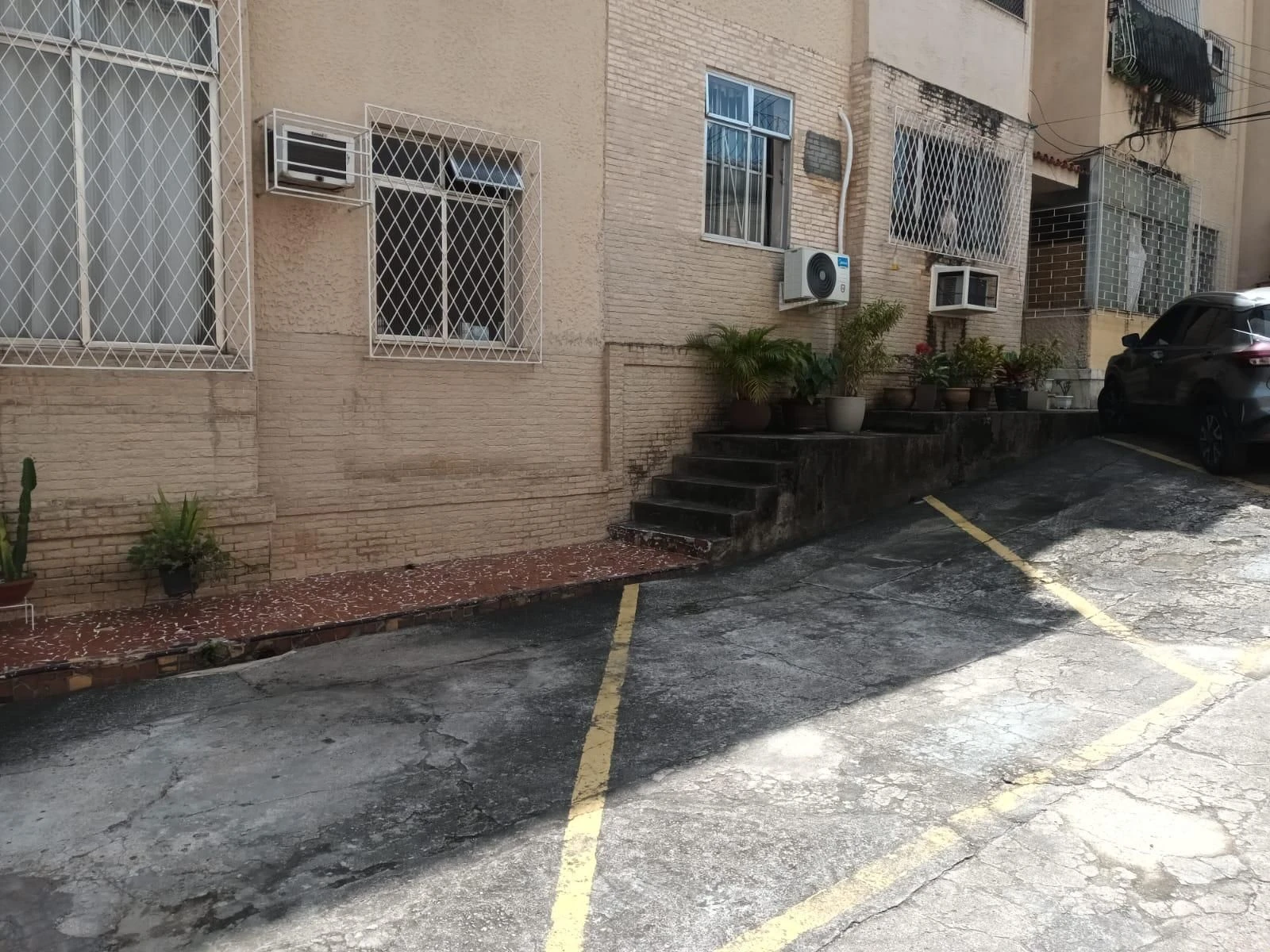 Furnished 2-bedroom apartment with a private garden — photo 42