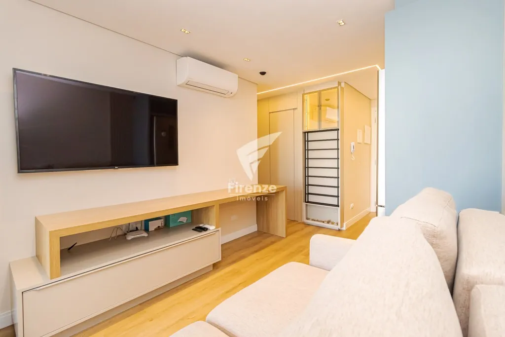 Apartamento mobiliado com cozinha integrada e varanda fechada — photo 12