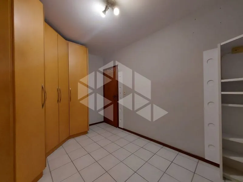 40 m² apartment with 1 bedroom and separate closed kitchen — photo 17