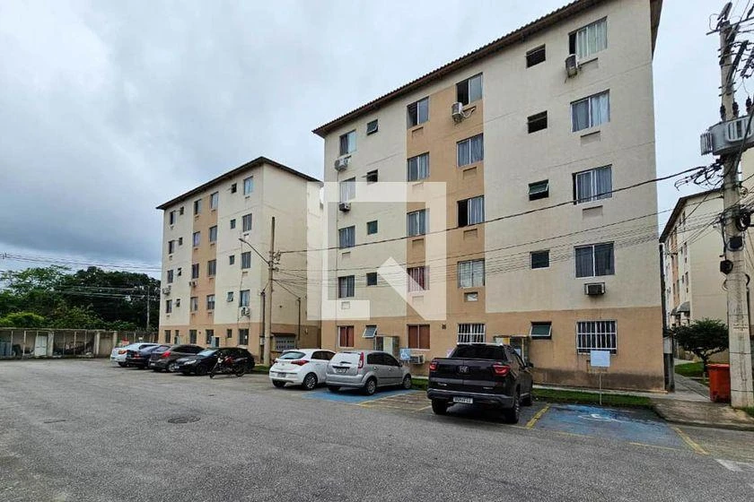 2-bedroom apartment in a building with a pool — photo 16