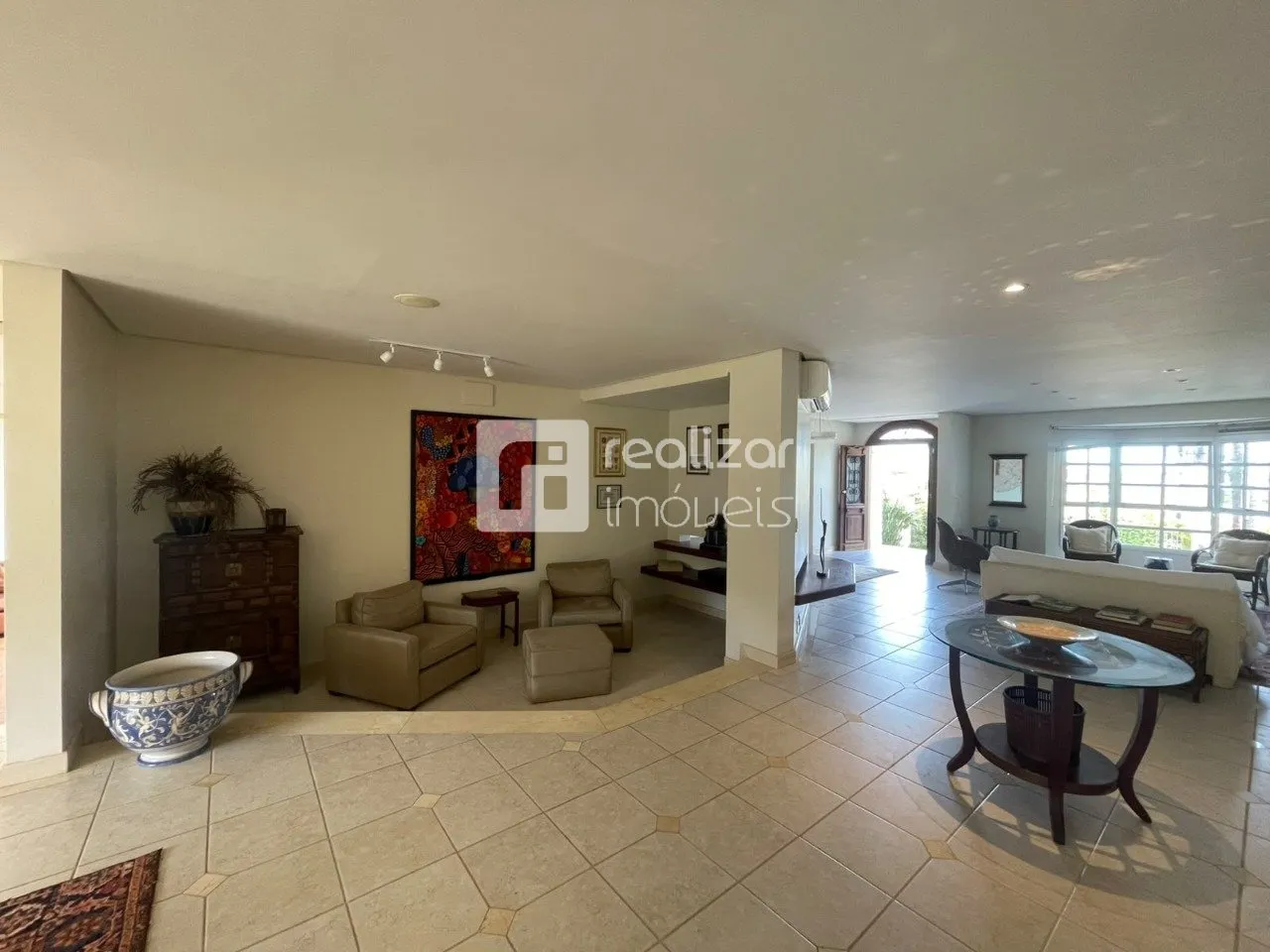 Casa de 5 dormitorios con balcón cerrado con vidrio — photo 2