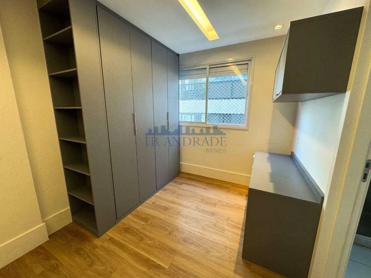 Apartment with 3 bedrooms and 2 suites, 4 bathrooms — photo 14
