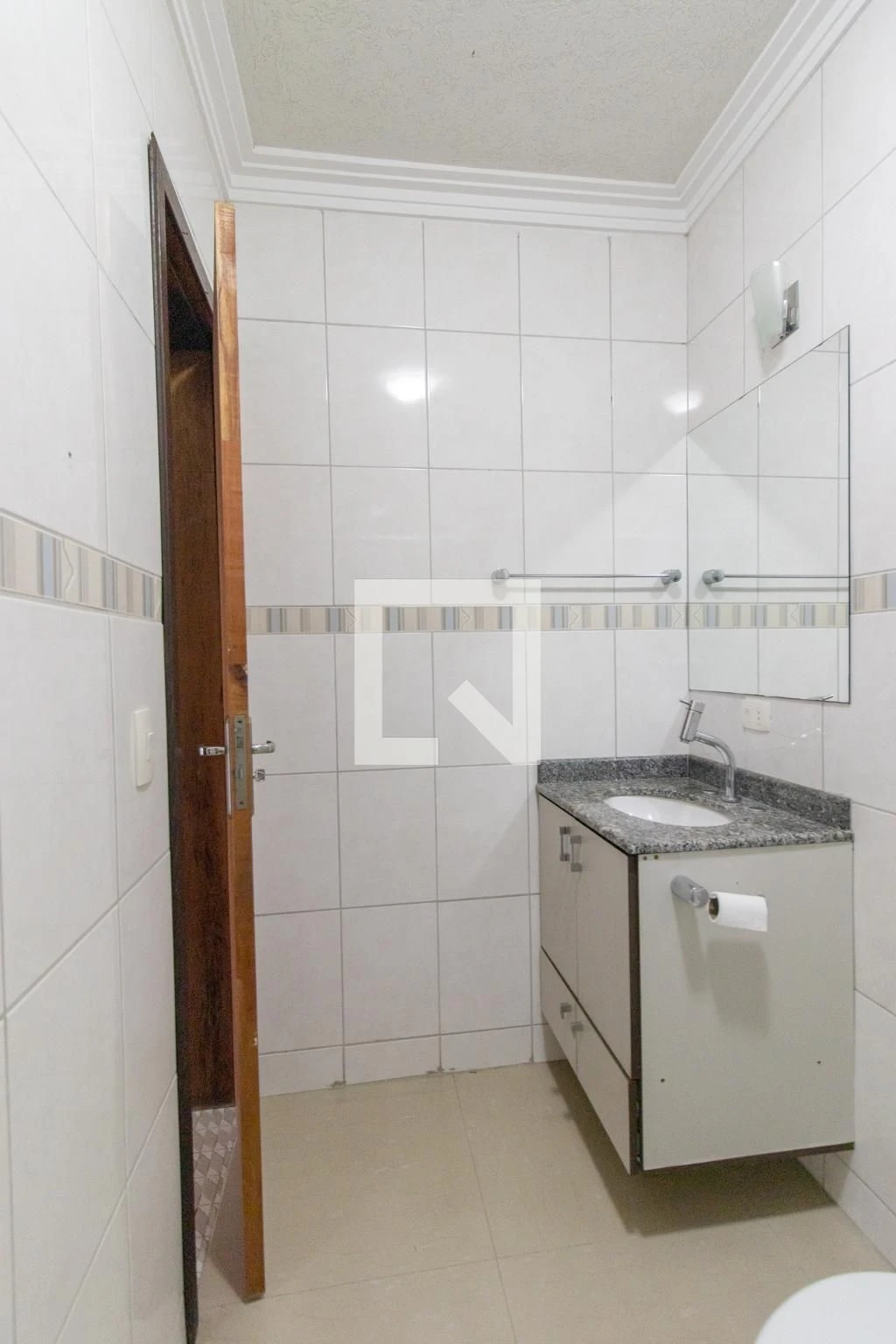 3-bedroom house with a private pool in Curitiba — photo 43