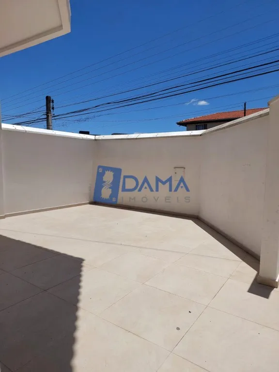 Triplex house with 2 en-suite bedrooms and 450 m²