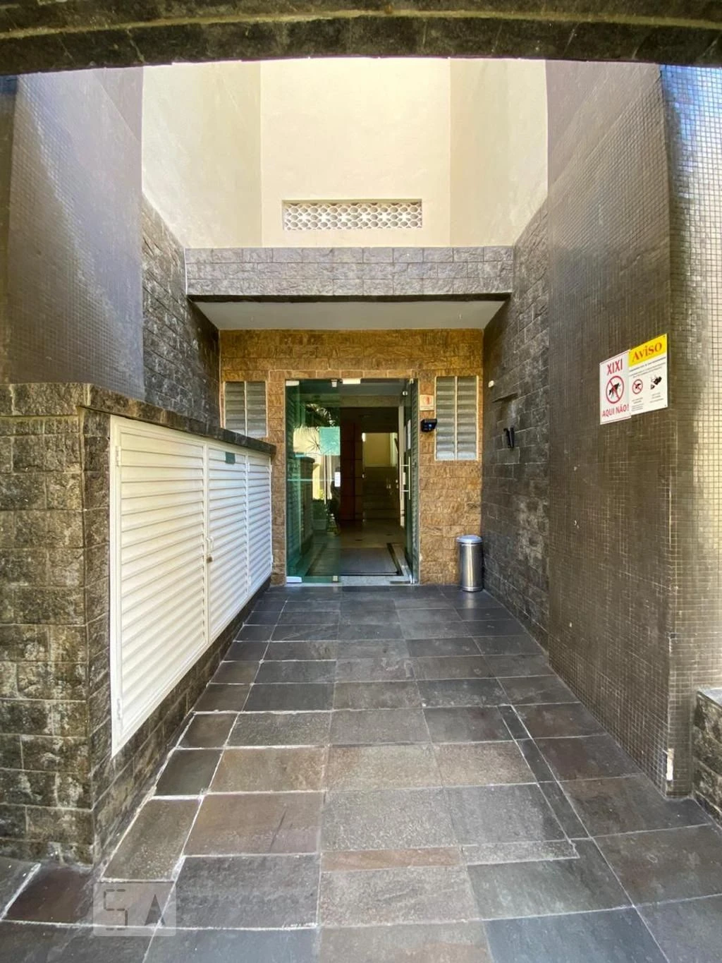 2-bedroom apartment in a building with a pool — photo 46