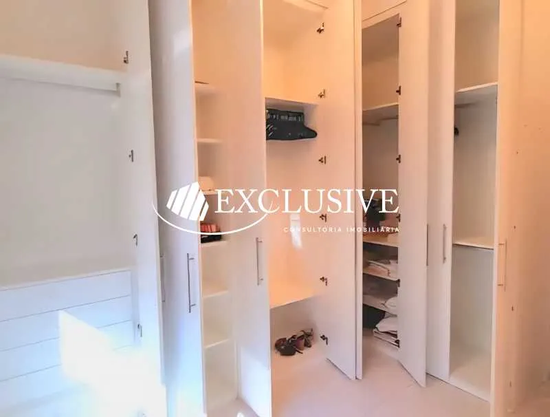 Duplex penthouse with an open kitchen and 2 bedrooms — photo 6