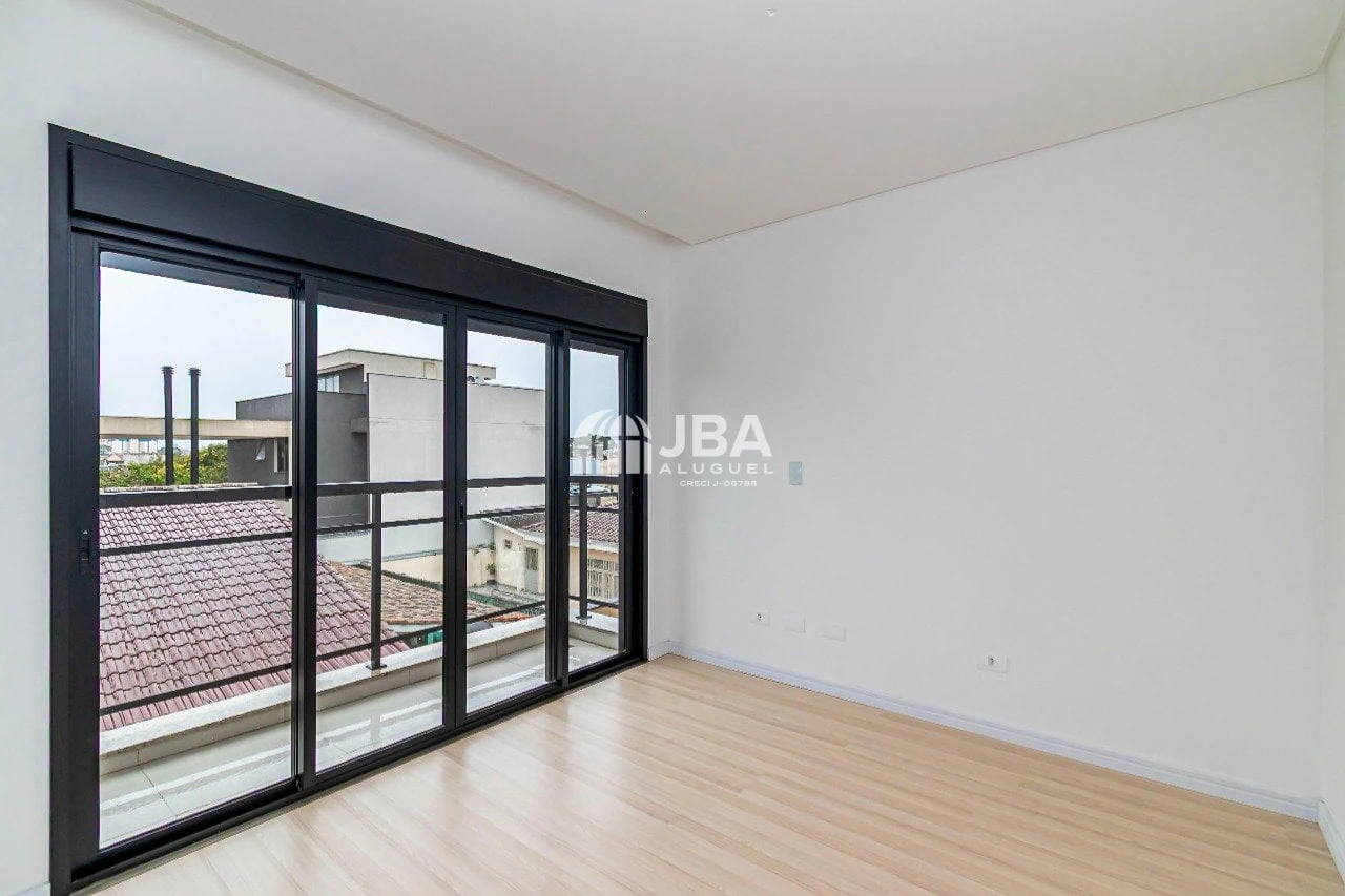 House with open-plan kitchen and 3 bedrooms plus suite — photo 3