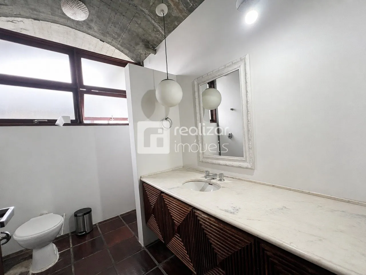 Casa sem mobília com 4 quartos e 417 m² — photo 9