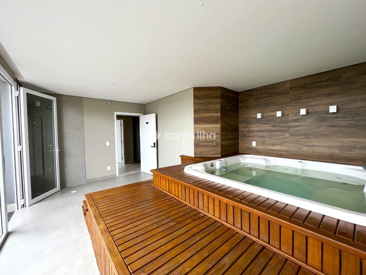 Floor-to-ceiling windows in a 3-bedroom apartment, 152 m² — photo 23