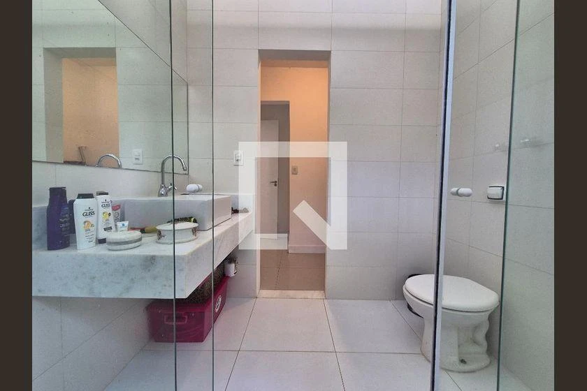 Furnished house with 3 en-suite bedrooms and shared BBQ — photo 45