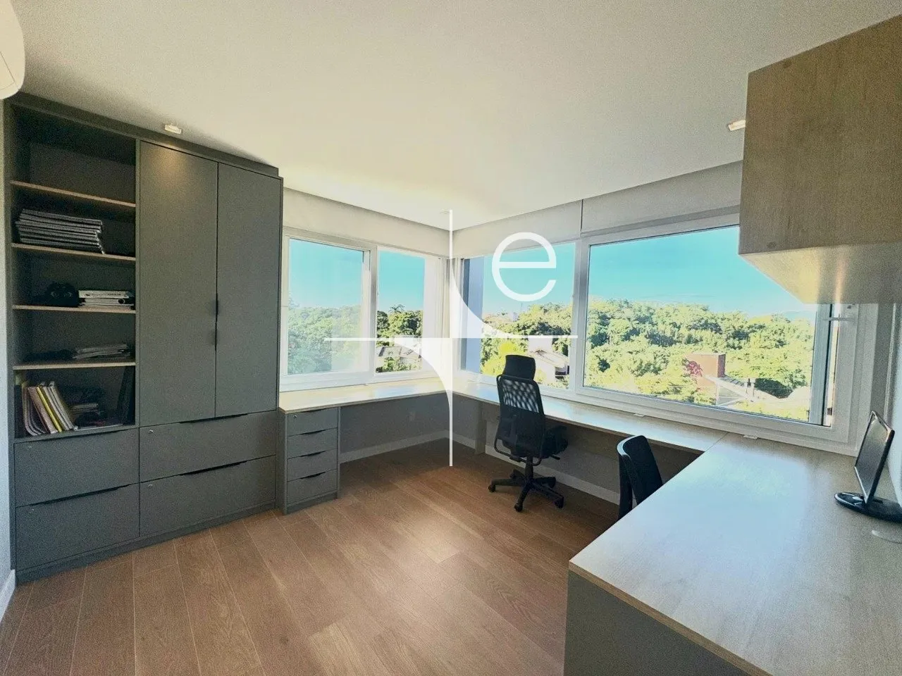 Furnished house with 4 en-suite bedrooms, balcony — photo 15