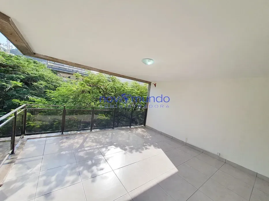 Unfurnished 3-bedroom apartment with 2 parking spaces — photo 9