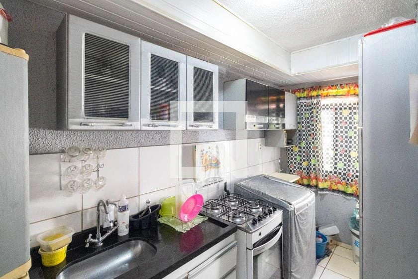 Apartamento mobiliado de 2 quartos em condomínio com piscina — photo 2