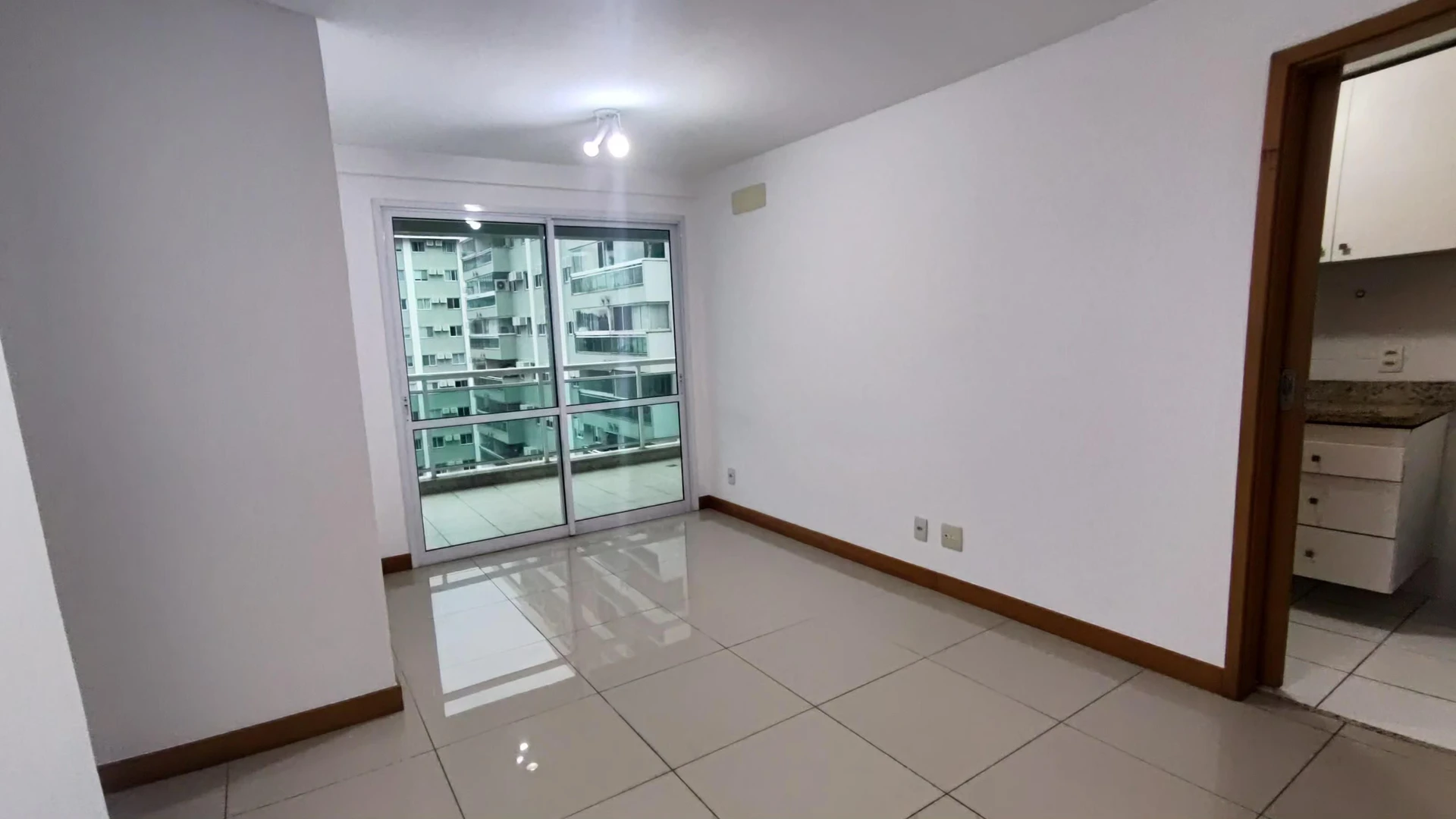 3-bedroom apartment with a mountain view — photo 3